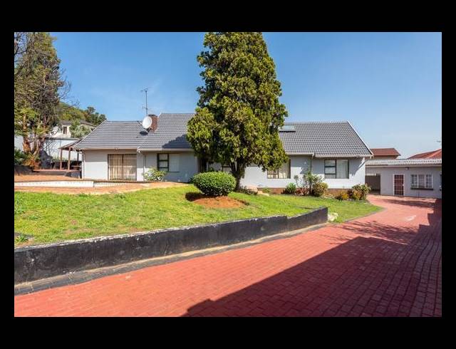 6 BEDROOM HOUSE FOR SALE IN GLENVISTA